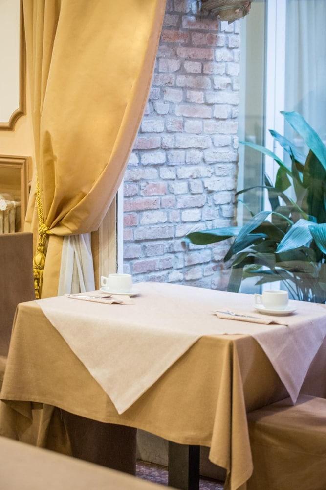 Hotel Europa Modena Dış mekan fotoğraf